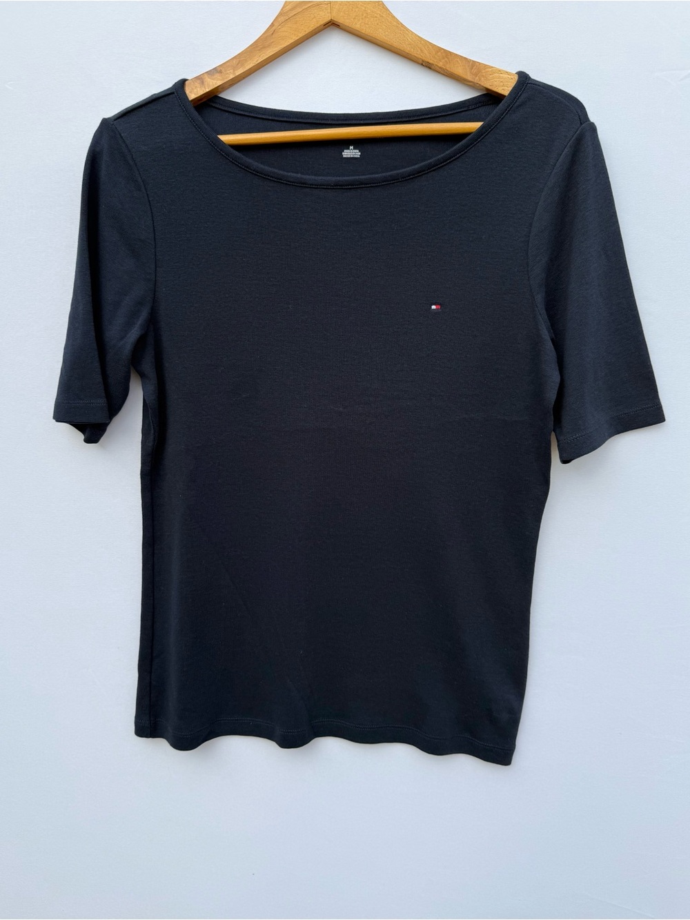 Tommy Hilfiger Navy Scoop Neck Short Sleeve Top, Size M, NWOT